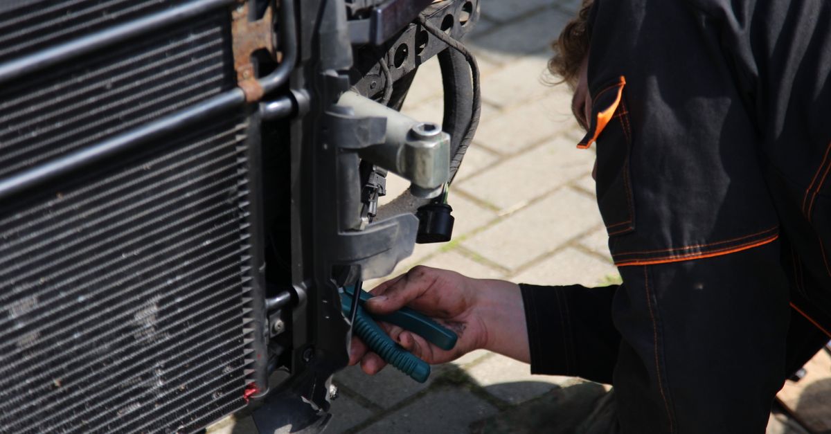 locksmith service technician — Brampton Locksmiths