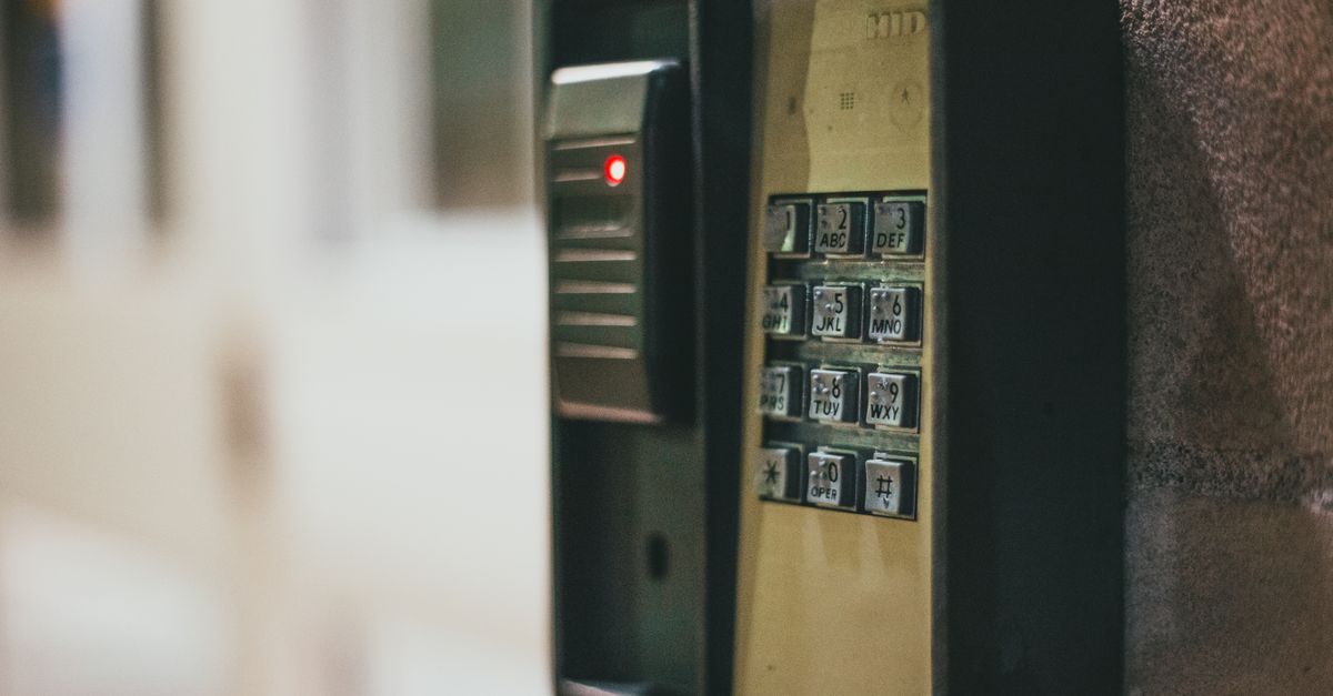 home security lock door — Brampton Locksmiths